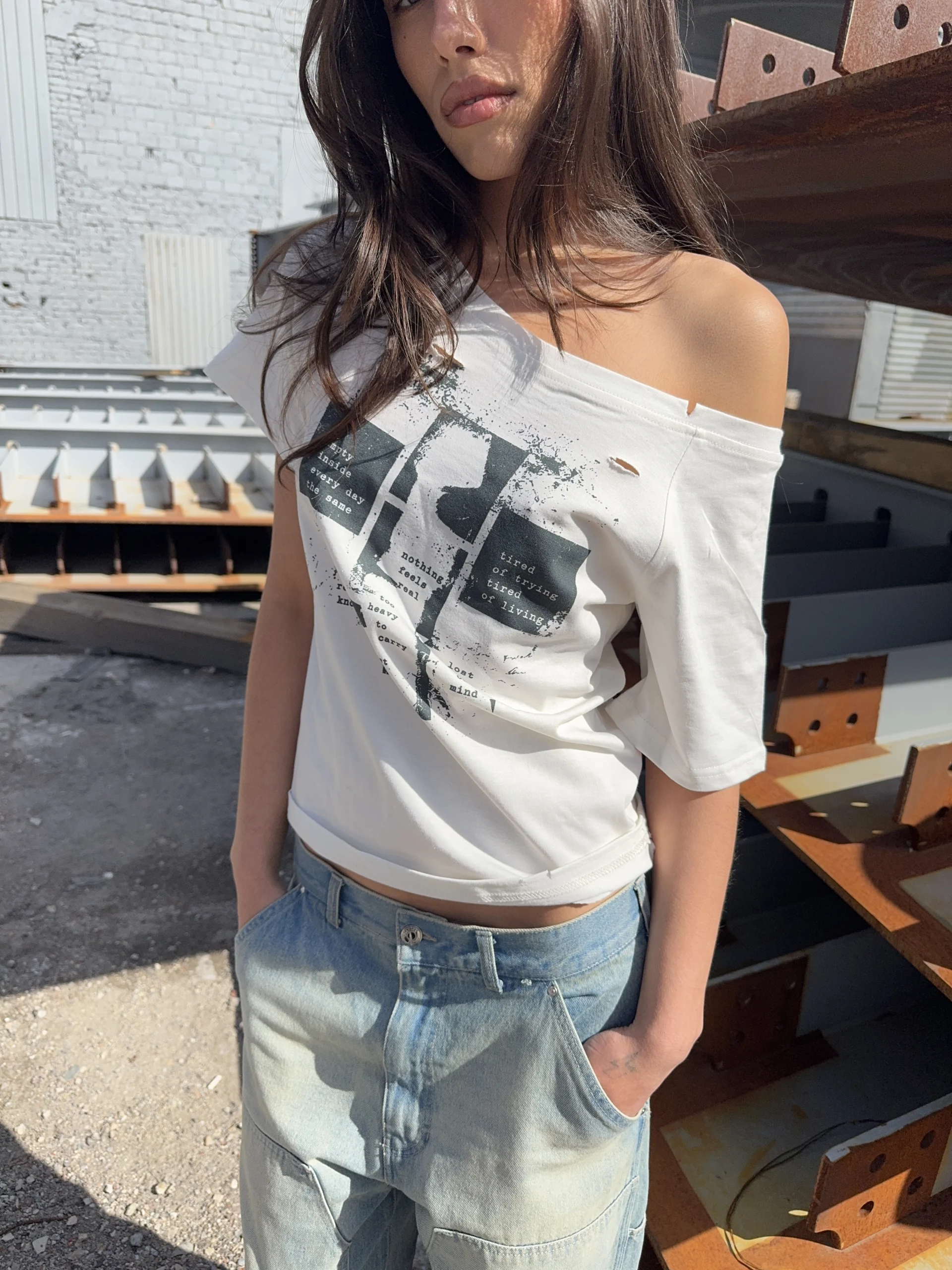 MARKED ONE SHOULDER T-SHIRT