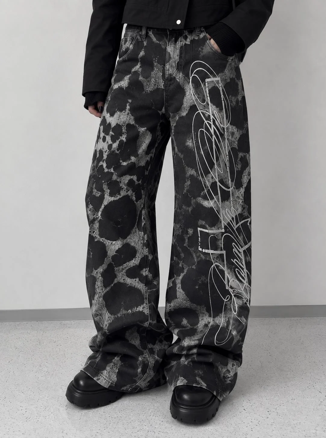 GRAY LEOPARD JEANS